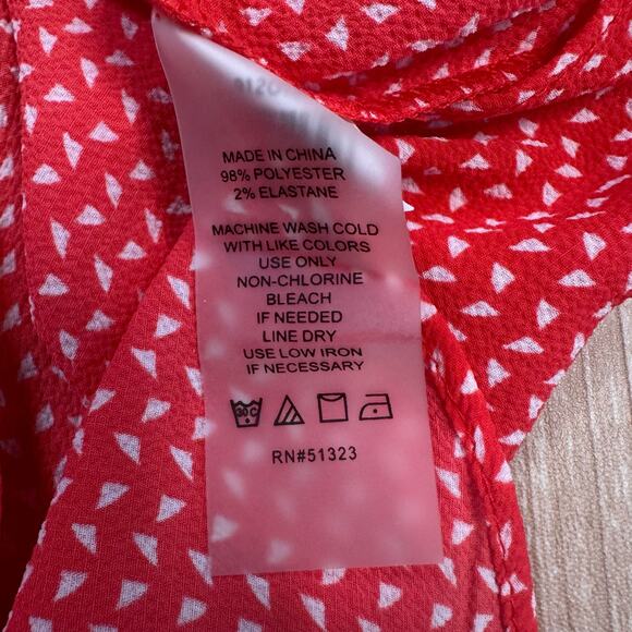 Vince Camuto Red White Tank Blouse Womens Small Sleeveless Pintuck Split Neck - Picture 8 of 8